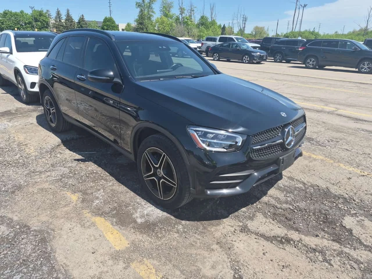 Mercedes-Benz GLC 300 * CARFAX * АВТОКРЕДИТ БЕЗ ПЪРВОНАЧАЛНА ВНОСКА, снимка 2 - Автомобили и джипове - 54697723