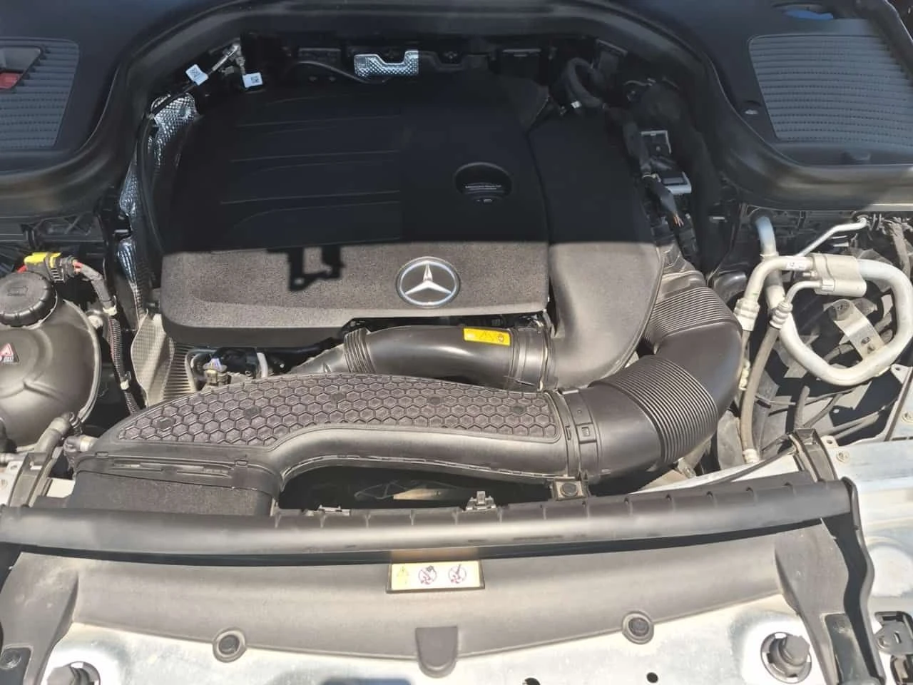 Mercedes-Benz GLC 300 * CARFAX * АВТОКРЕДИТ БЕЗ ПЪРВОНАЧАЛНА ВНОСКА, снимка 16 - Автомобили и джипове - 54697723