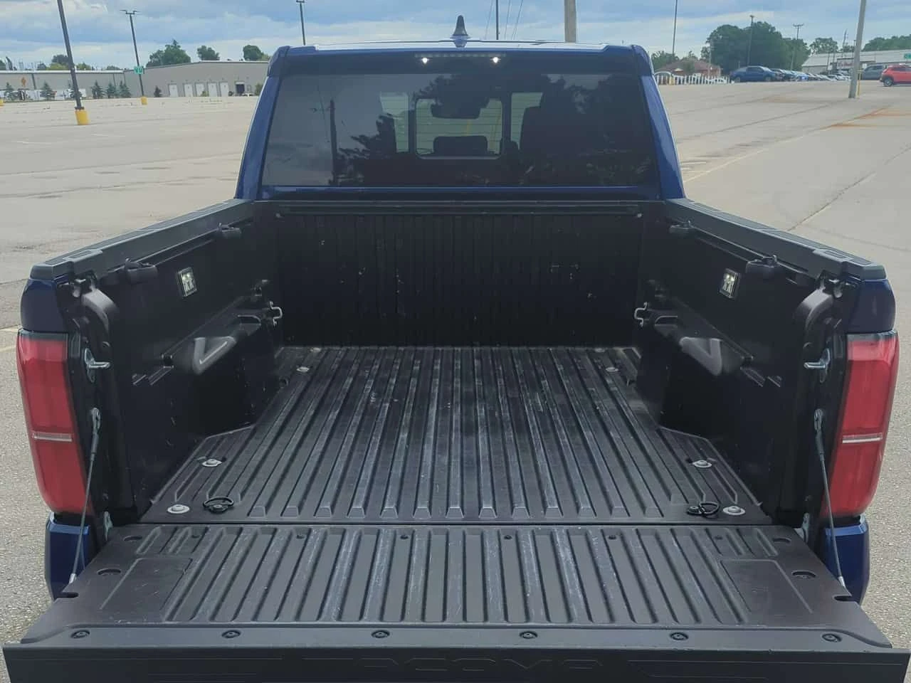 Toyota Tacoma * 4x4 Double Cab Auto* АВТОКРЕДИТ* , снимка 17 - Автомобили и джипове - 54922090