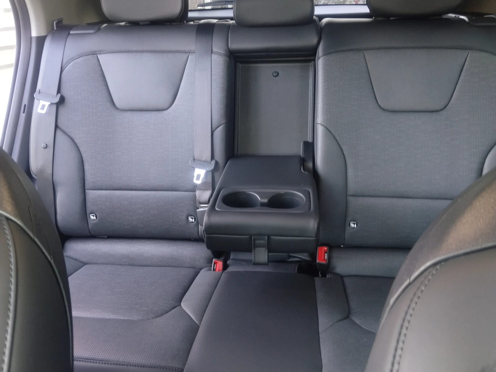 Kia Niro Всички екстри , снимка 7 - Автомобили и джипове - 55251267