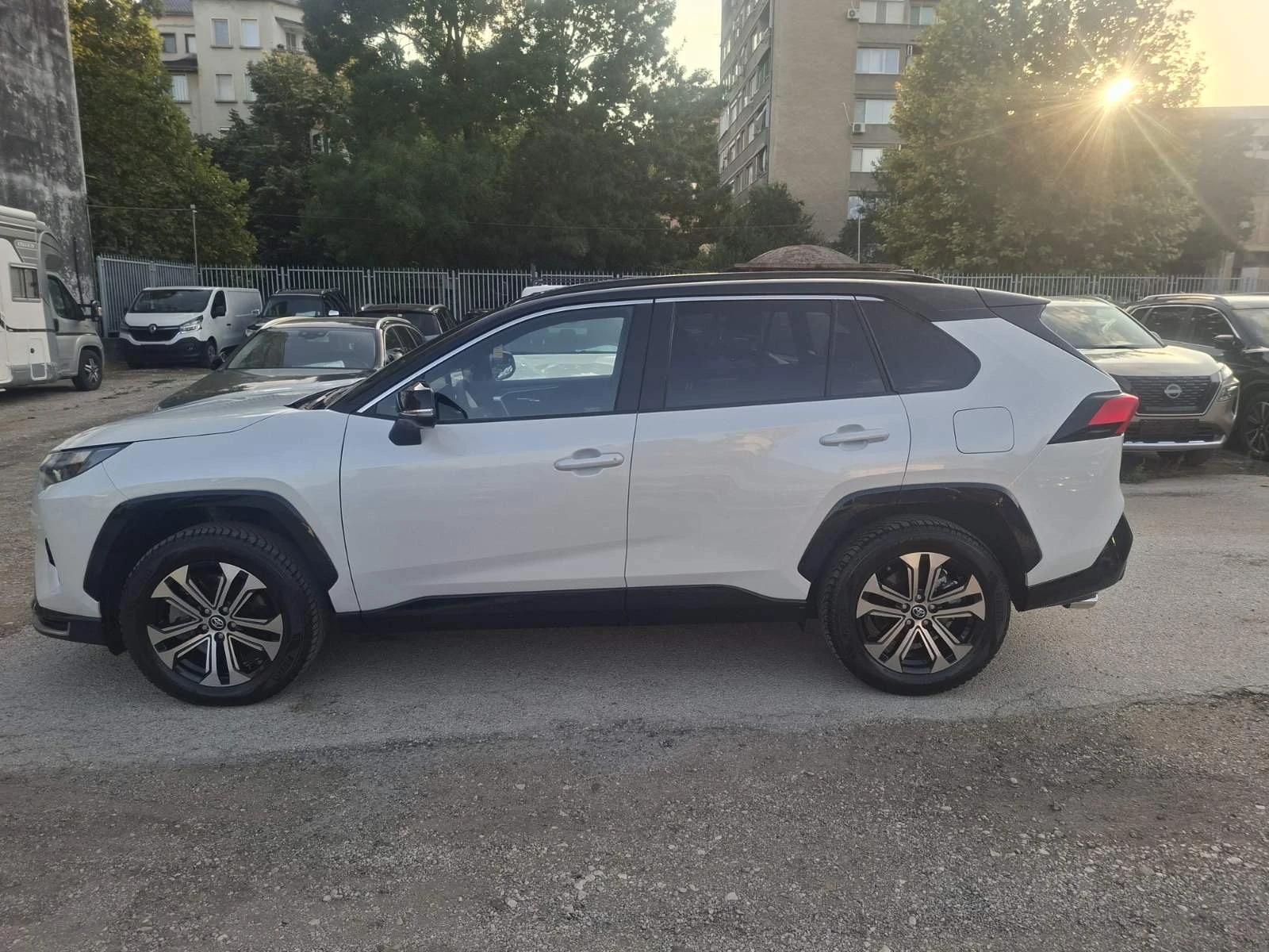 Toyota Rav4 2.5 PHEV ШВЕЙЦАРИЯ, снимка 10 - Автомобили и джипове - 55664926