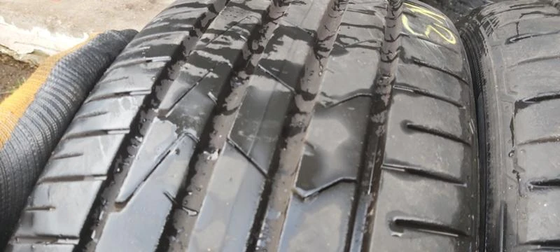 Гуми Летни 215/45R17, снимка 2 - Гуми и джанти - 32787313