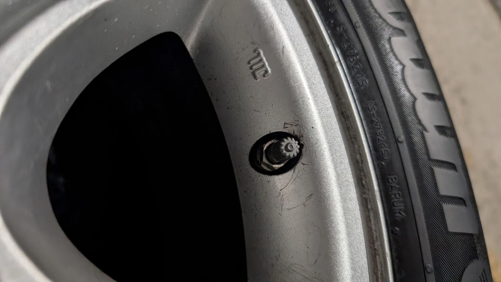 Гуми с джанти Barum 205/65R16, снимка 4 - Гуми и джанти - 53773857