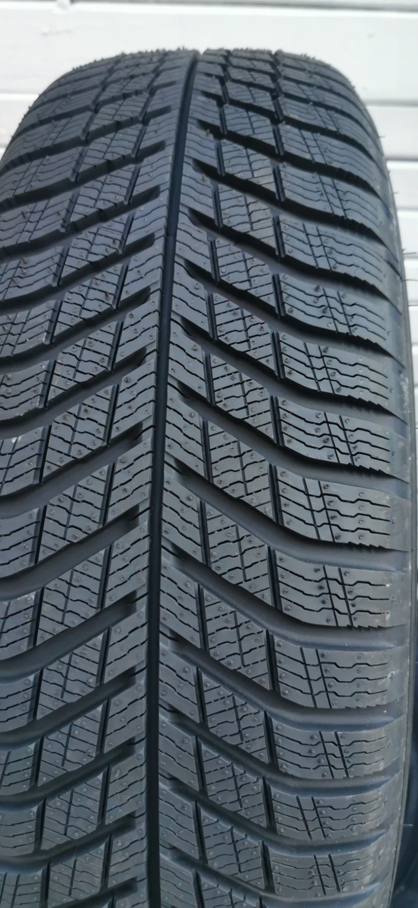 Гуми Зимни 225/65R17