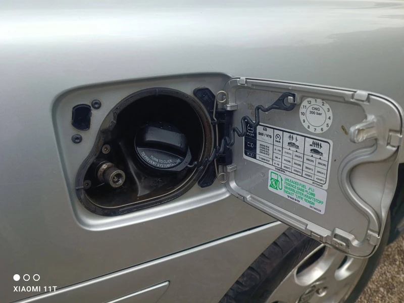 Volvo V70 2.4i-BiFuel, снимка 11 - Автомобили и джипове - 46664593