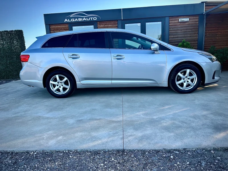 Toyota Avensis 1.6 VALVEMATIC* Facelift, снимка 5 - Автомобили и джипове - 47498910