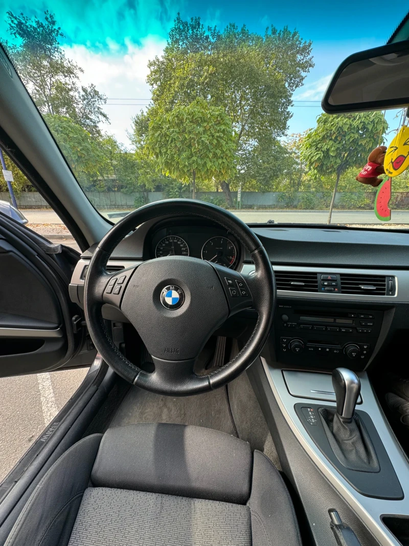 BMW 320, снимка 13 - Автомобили и джипове - 47564387