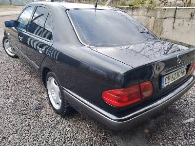 Mercedes-Benz 240  - изображение 10