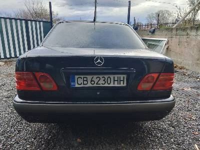 Mercedes-Benz 240  - изображение 9
