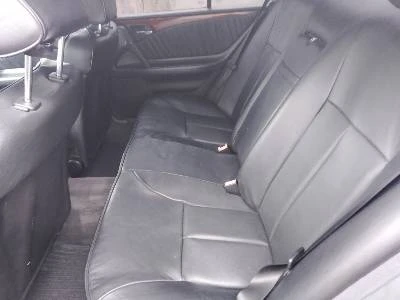 Mercedes-Benz 240  - изображение 5