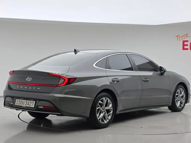 Hyundai Sonata 2.0 Premium Family, снимка 2 - Автомобили и джипове - 55803537