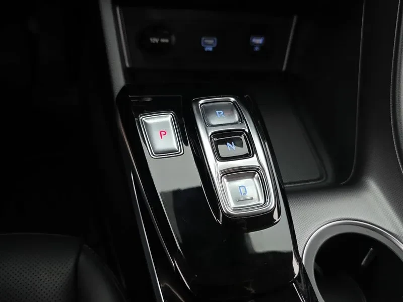 Hyundai Sonata 2.0 Premium Family, снимка 9 - Автомобили и джипове - 55803537
