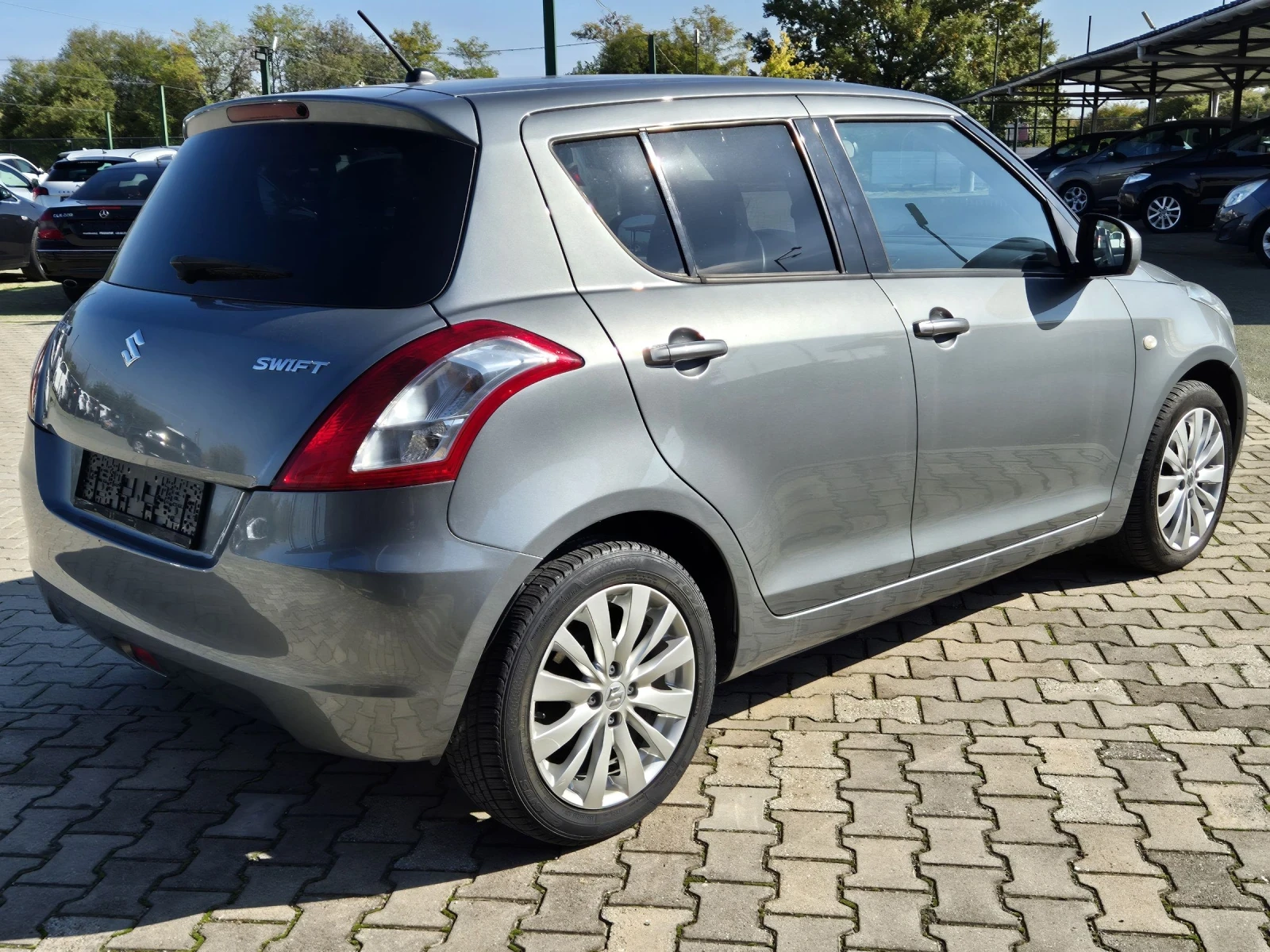 Suzuki Swift 1.2 бензин 94к.с - изображение 7
