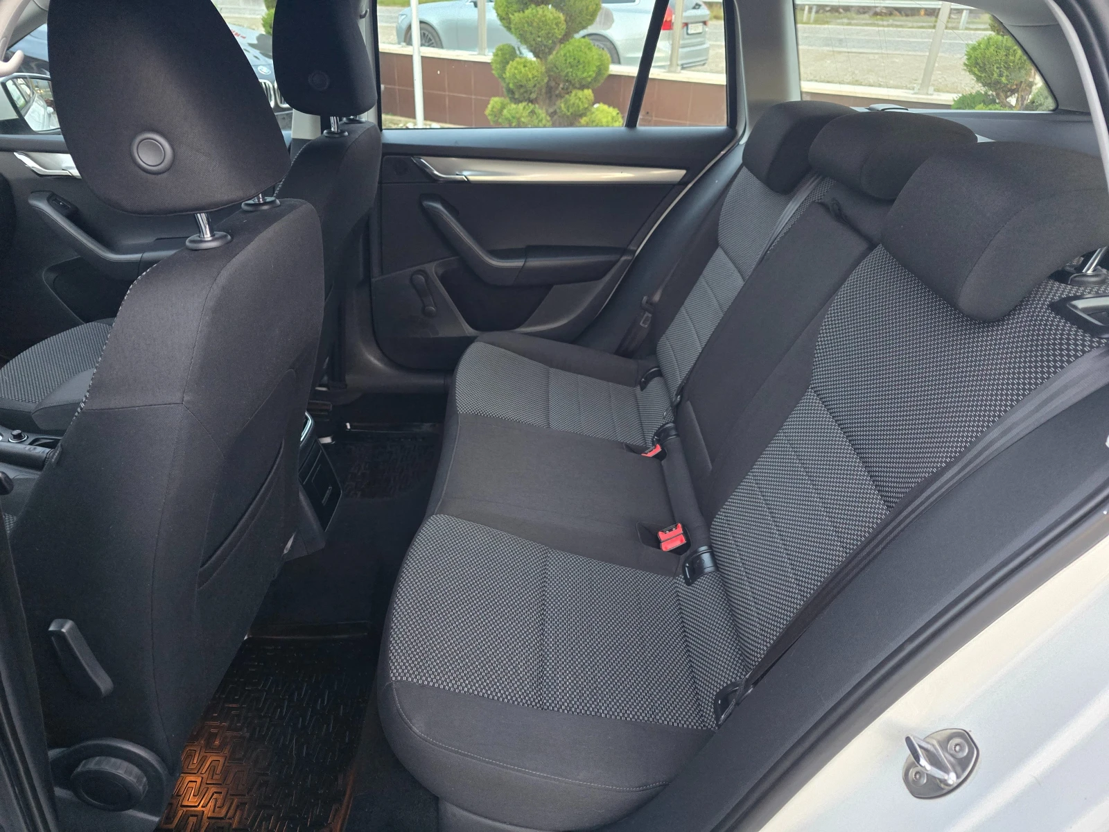 Skoda Octavia 2, 0 TDI KLIMATRNIK 150KS | Mobile.bg � ����������� 14