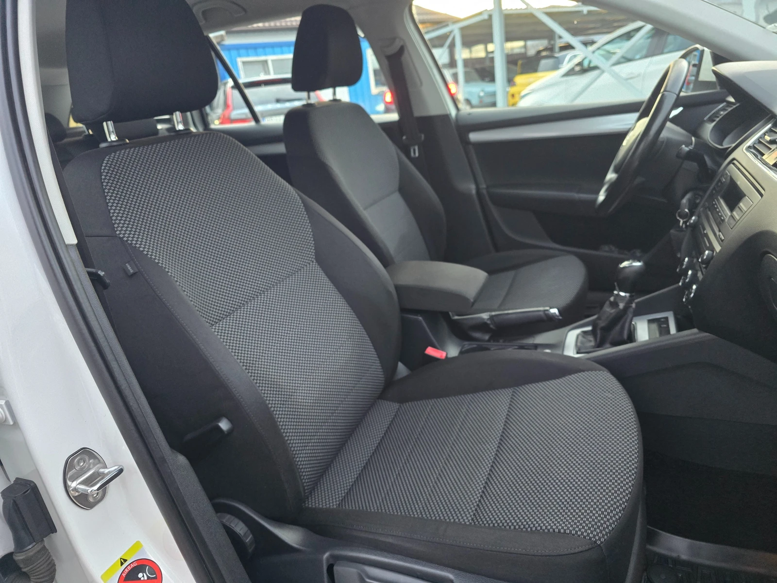 Skoda Octavia 2, 0 TDI KLIMATRNIK 150KS - изображение 10