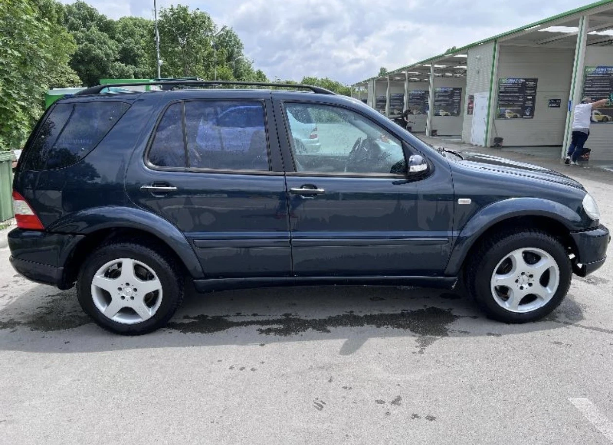 Mercedes-Benz ML 550 55 AMG - изображение 3