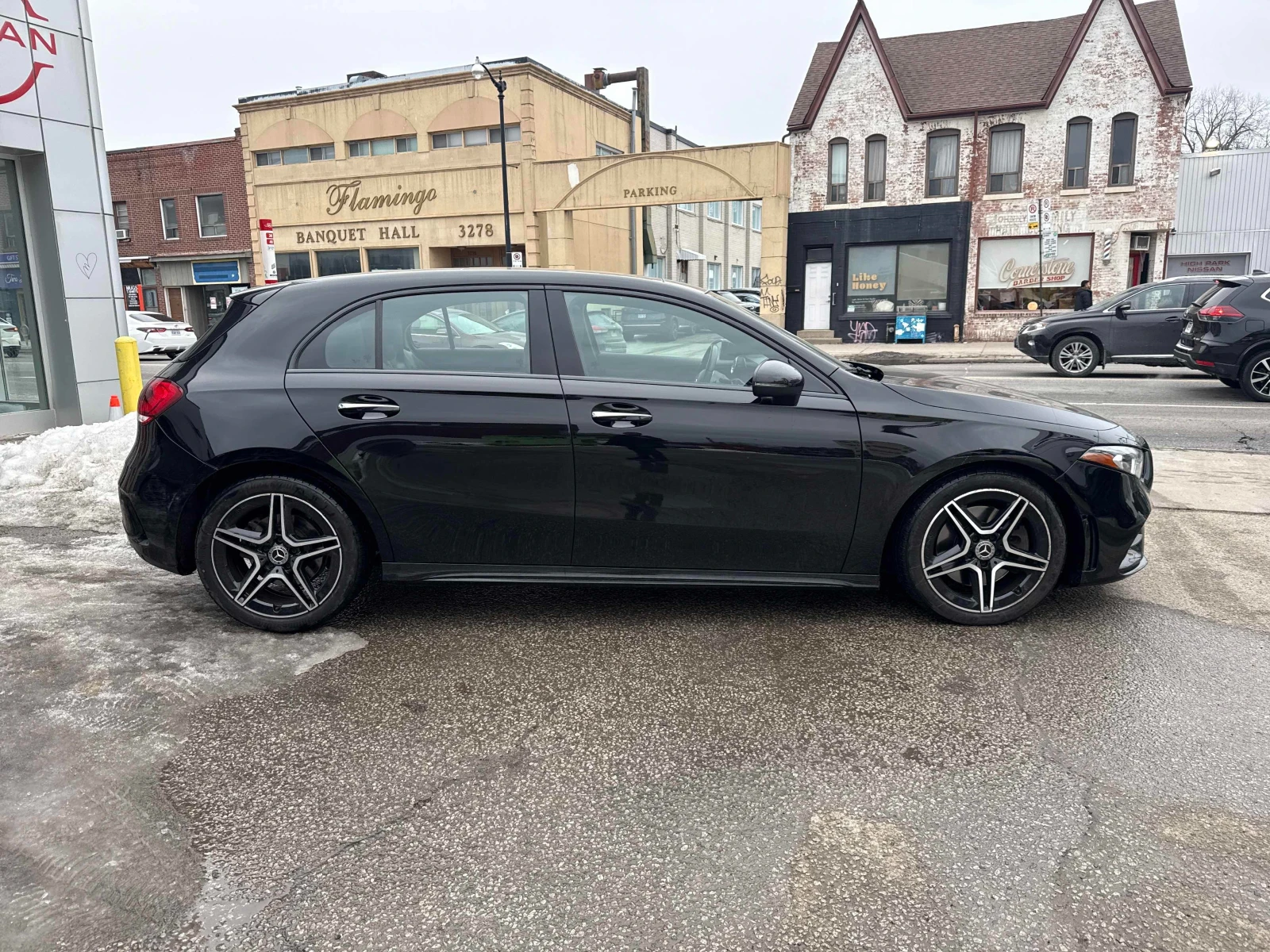 Mercedes-Benz A 250 4MATIC* LUXURY* HEAD-UP* АвтоКредит(ЦЕНА ДО БГ), снимка 5 - Автомобили и джипове - 53749823