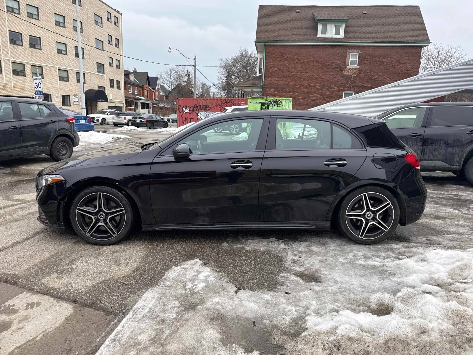 Mercedes-Benz A 250 4MATIC* LUXURY* HEAD-UP* АвтоКредит(ЦЕНА ДО БГ), снимка 3 - Автомобили и джипове - 53749823