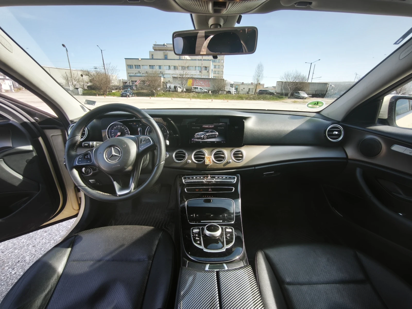 Mercedes-Benz E 200, снимка 11 - Автомобили и джипове - 53782017