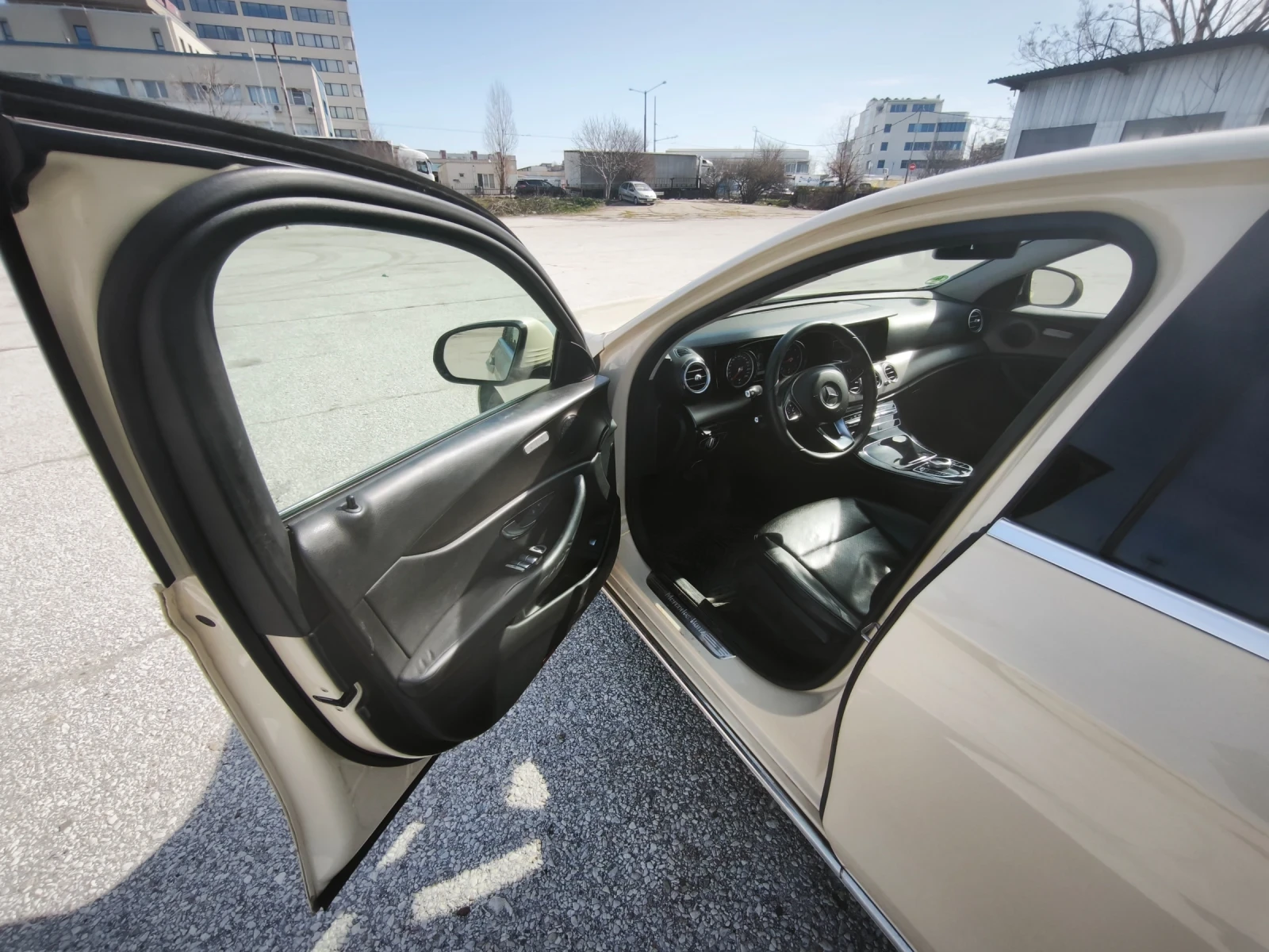 Mercedes-Benz E 200, снимка 10 - Автомобили и джипове - 53782017