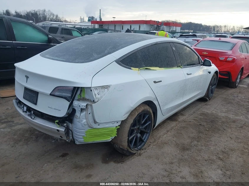 Tesla Model 3 Long Range Dual Motor All-Wheel Drive, снимка 4 - Автомобили и джипове - 53848064