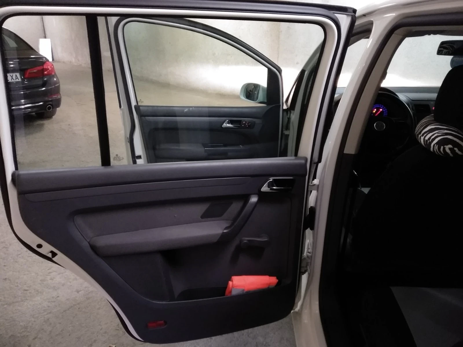 VW Touran, снимка 10 - Автомобили и джипове - 53968476