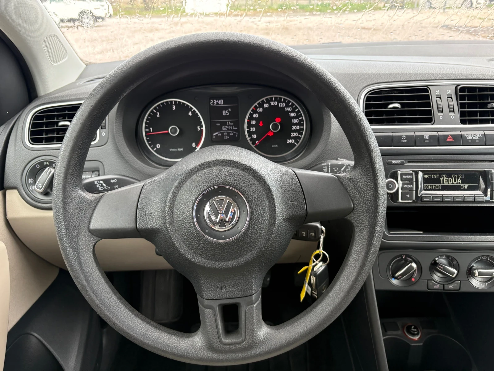 VW Polo, снимка 8 - Автомобили и джипове - 54660905
