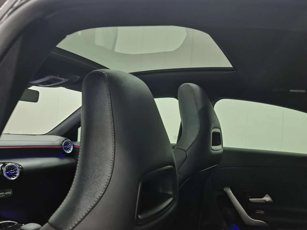 Mercedes-Benz CLA * 250 * CARFAX * ЦЕНА ДО БГ, снимка 14 - Автомобили и джипове - 54043933