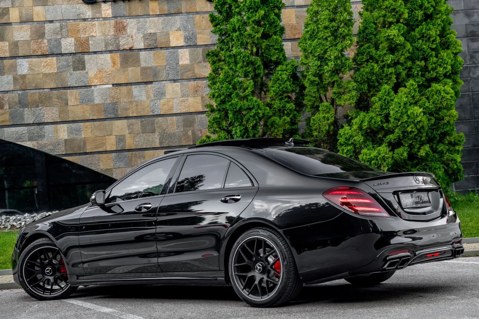 Mercedes-Benz S 350 d* 4MATIC* 9G* AMG* NIGHT PACK* PANO* 3xTV* 360CAM, снимка 3 - Автомобили и джипове - 54785328