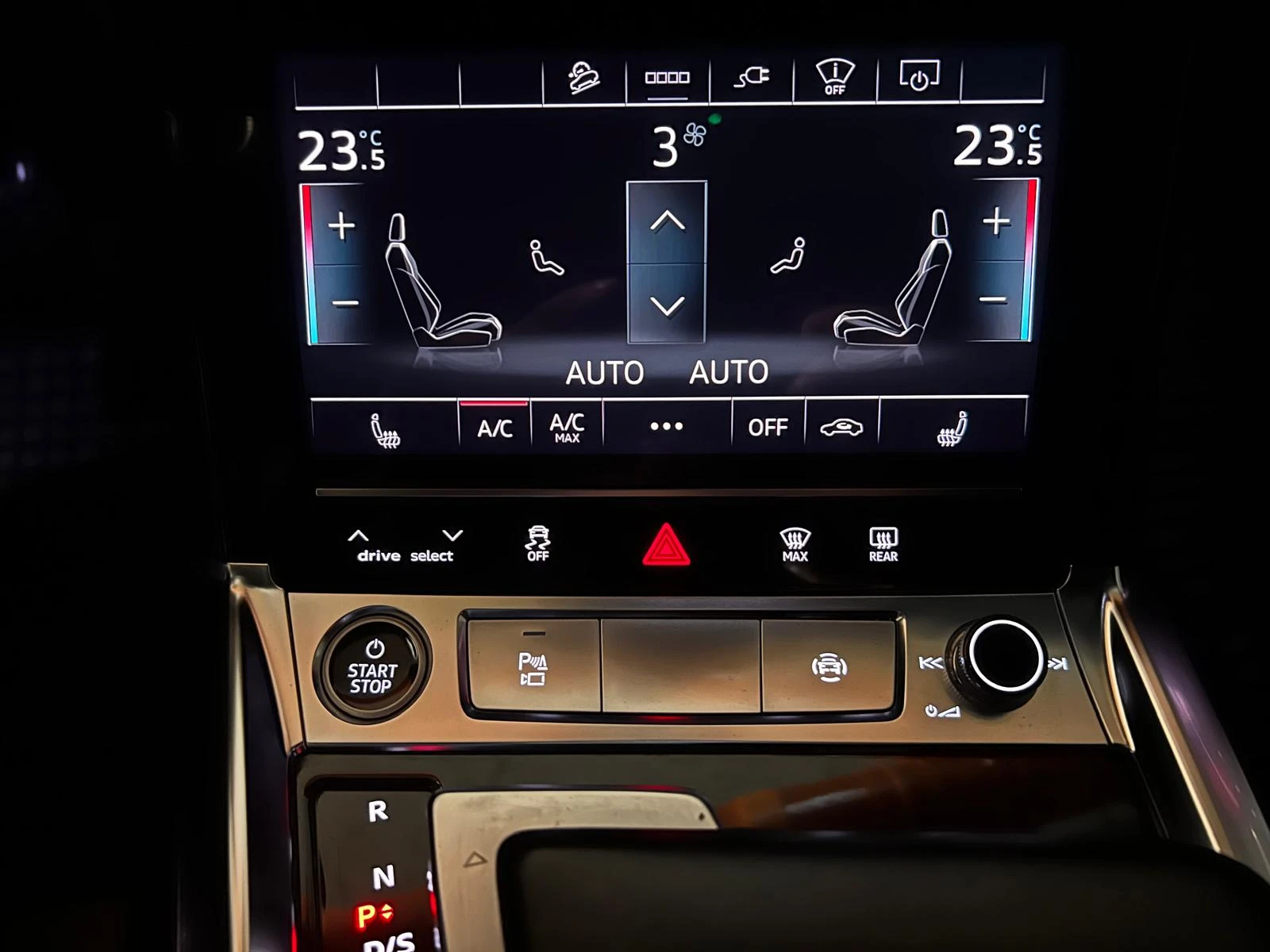 Audi E-Tron S-Line+ 55-95kWh Панорама Head-up Carplay Cam360, снимка 14 - Автомобили и джипове - 54813255
