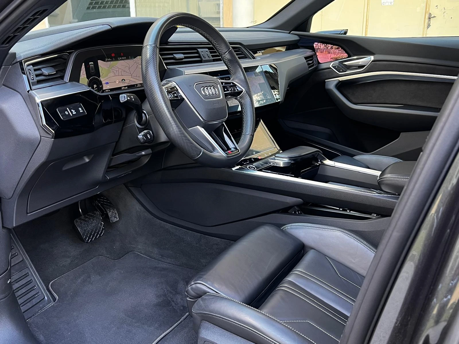 Audi E-Tron S-Line+ 55-95kWh Панорама Head-up Carplay Cam360, снимка 6 - Автомобили и джипове - 54813255