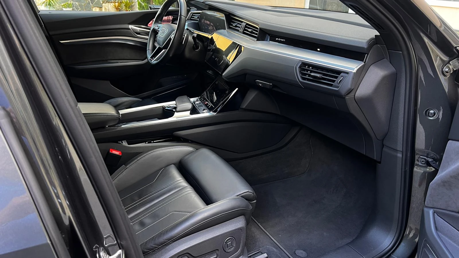 Audi E-Tron S-Line+ 55-95kWh Панорама Head-up Carplay Cam360, снимка 7 - Автомобили и джипове - 54813255