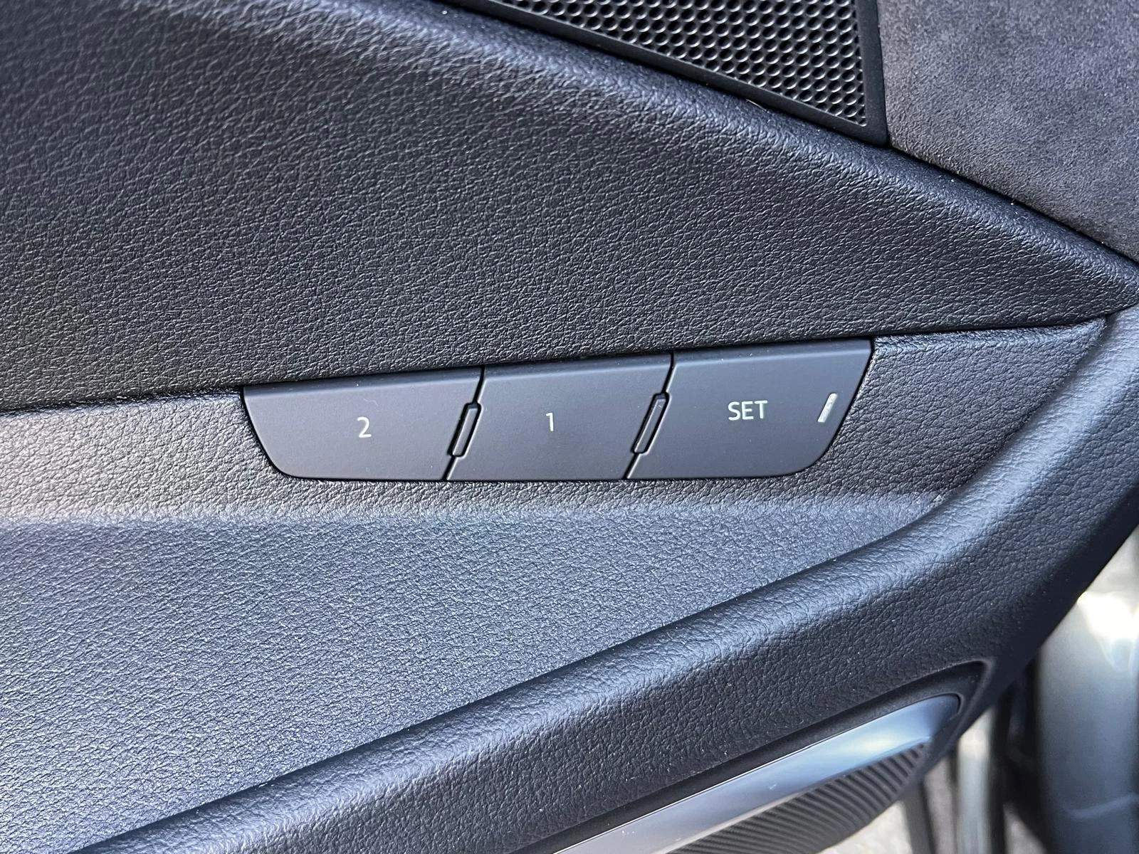 Audi E-Tron S-Line+ 55-95kWh Панорама Head-up Carplay Cam360, снимка 16 - Автомобили и джипове - 54813255