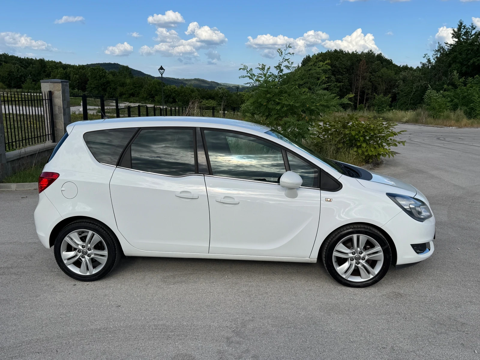 Opel Meriva 1.4T 120k.c. GPL Cosmo Bluetooth/AUX, снимка 6 - Автомобили и джипове - 55212501