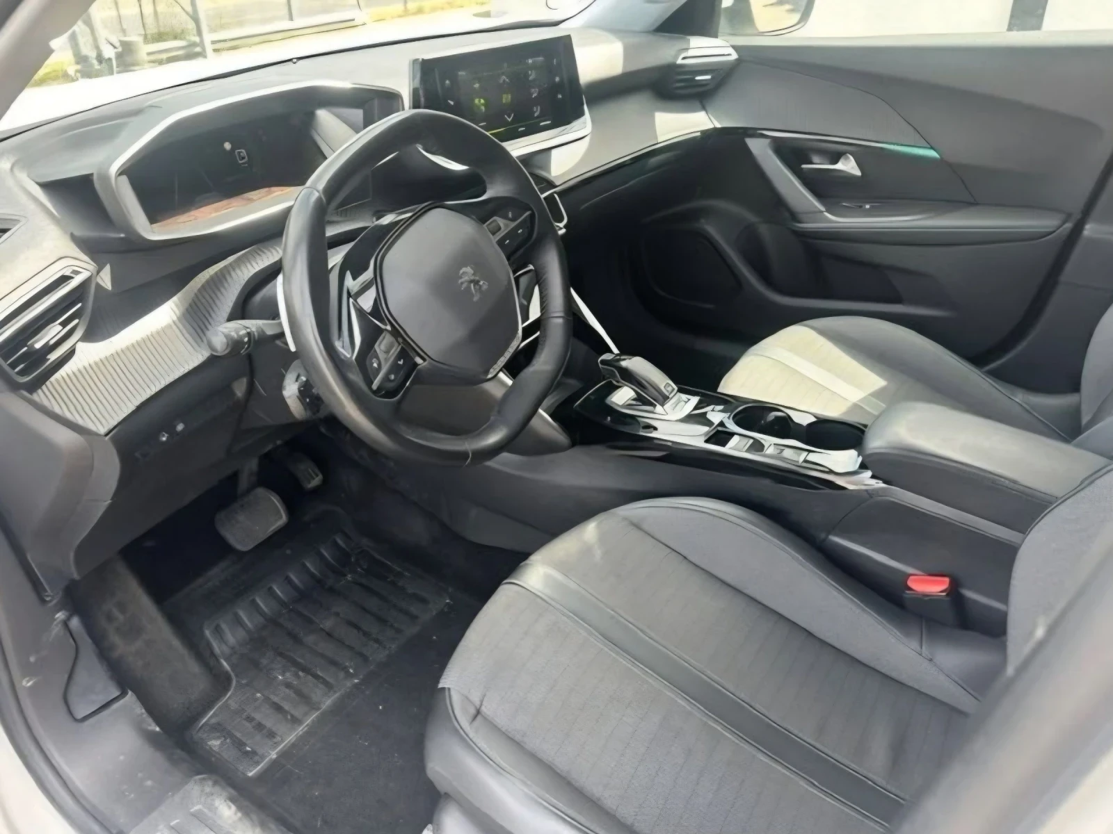 Peugeot 2008 1.5 HDI 131 | EAT8 | TOP, снимка 11 - Автомобили и джипове - 55251740