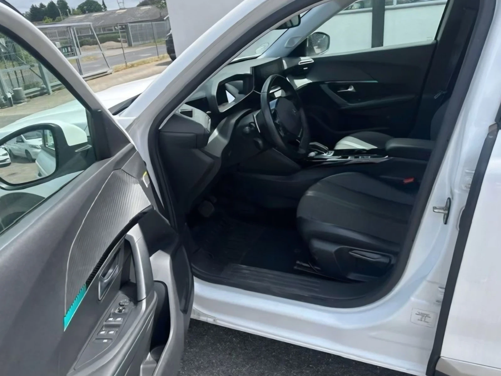 Peugeot 2008 1.5 HDI 131 | EAT8 | TOP, снимка 10 - Автомобили и джипове - 55251740
