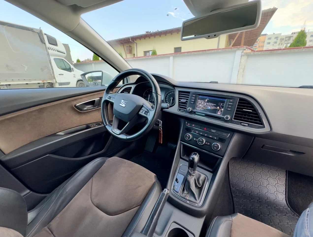 Seat Leon Seat Leon Experience 2.0 TDI 184, снимка 13 - Автомобили и джипове - 55446752