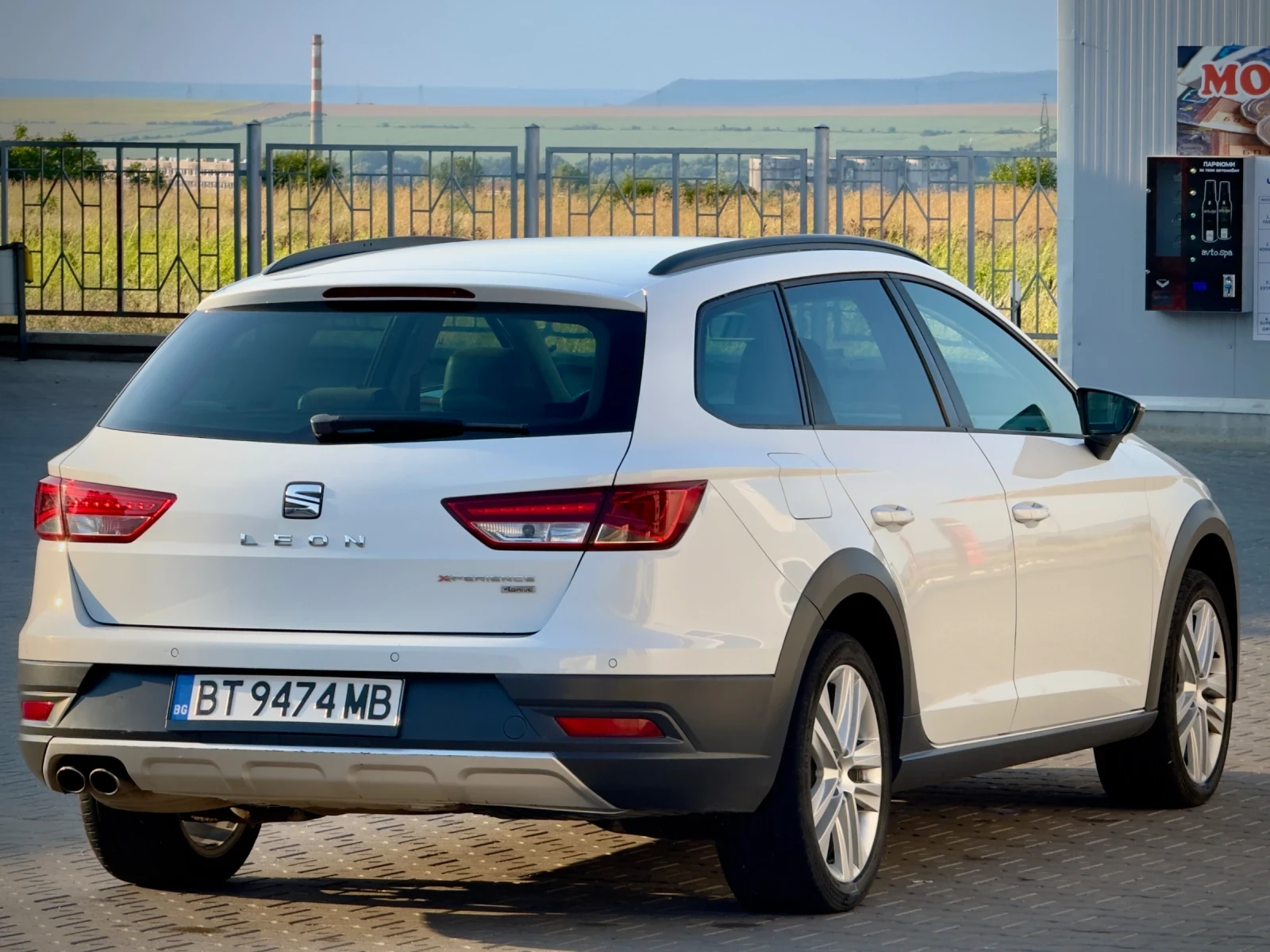 Seat Leon Seat Leon Experience 184 к.с. * Distronic * NAVI , снимка 8 - Автомобили и джипове - 55696638