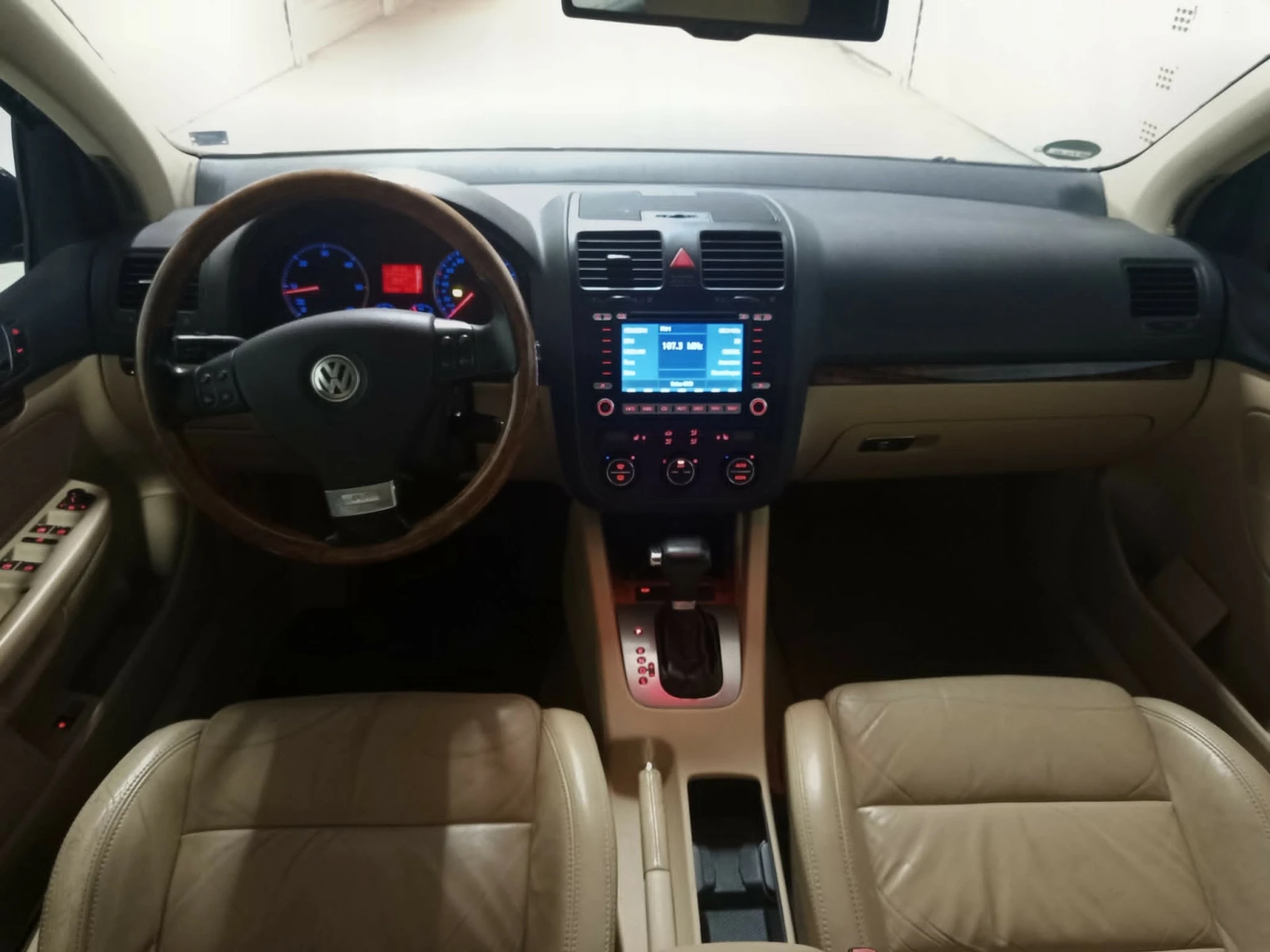 VW Golf 1.9 TDI 105 DSG Автоматик !, снимка 9 - Автомобили и джипове - 55510471