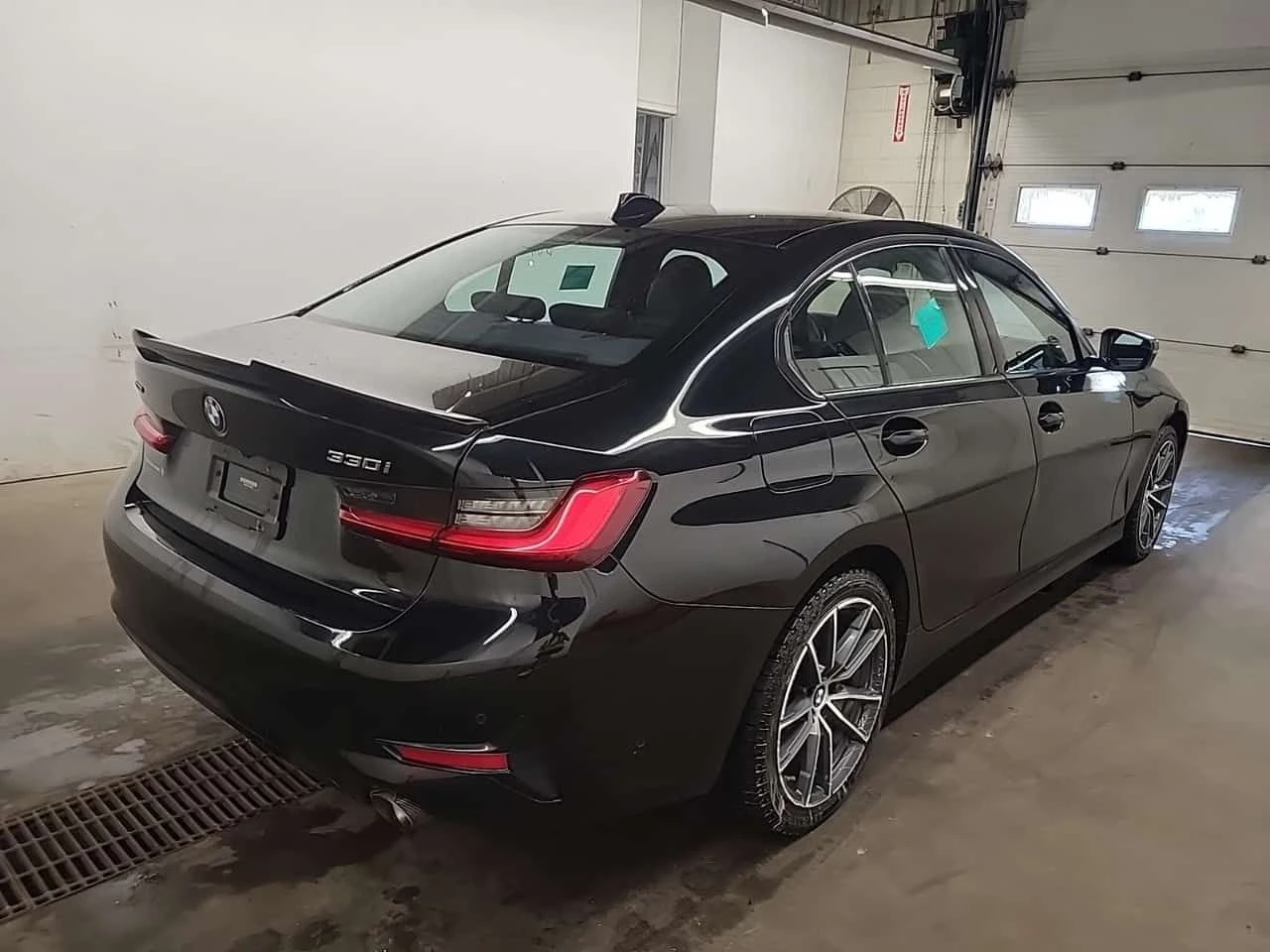 BMW 330 * 330I XDRIVE * АВТОКРЕДИТ БЕЗ ПЪРВОНАЧАЛНА ВНОСКА, снимка 3 - Автомобили и джипове - 55592348