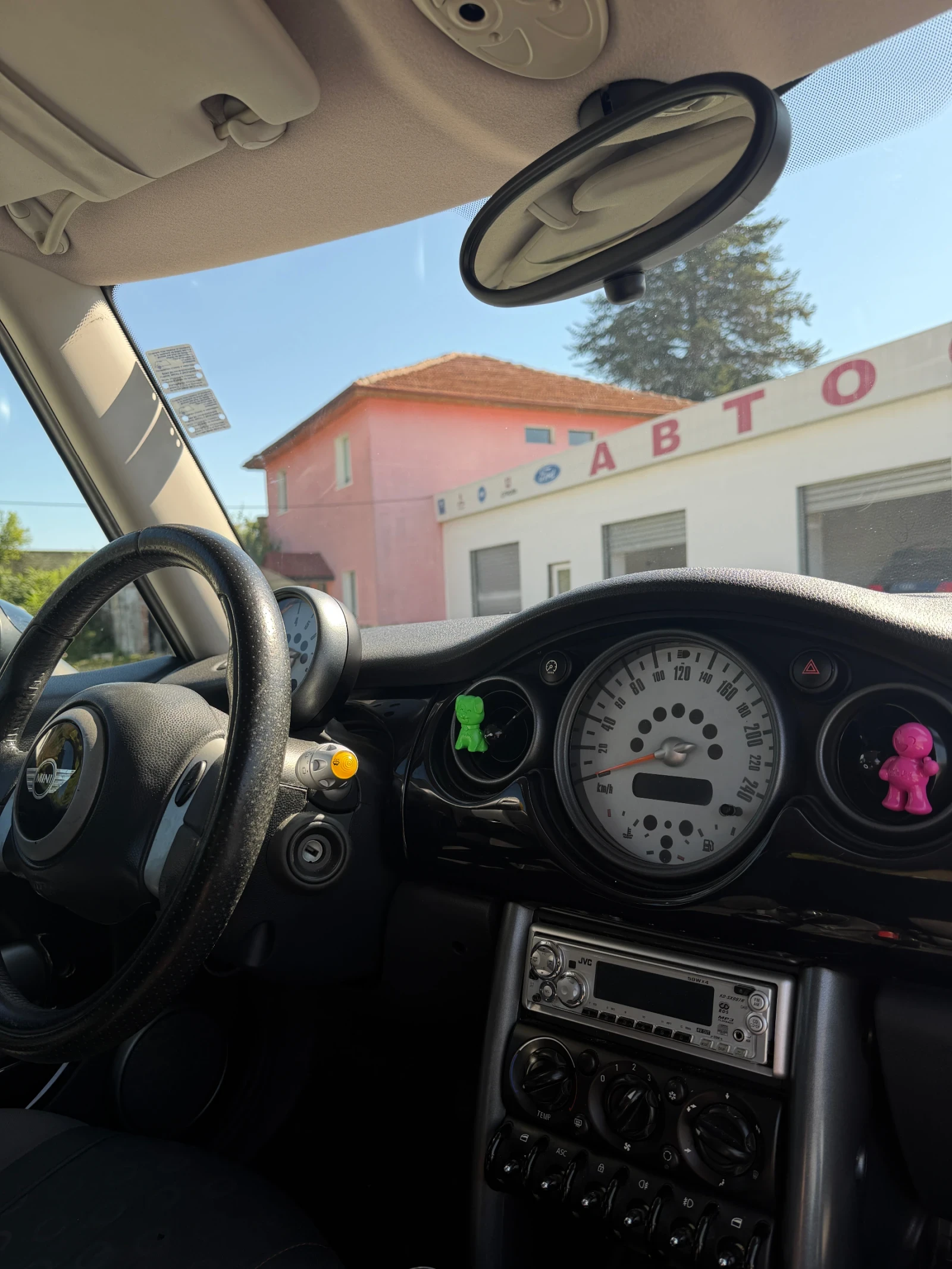 Mini One, снимка 7 - Автомобили и джипове - 55660972