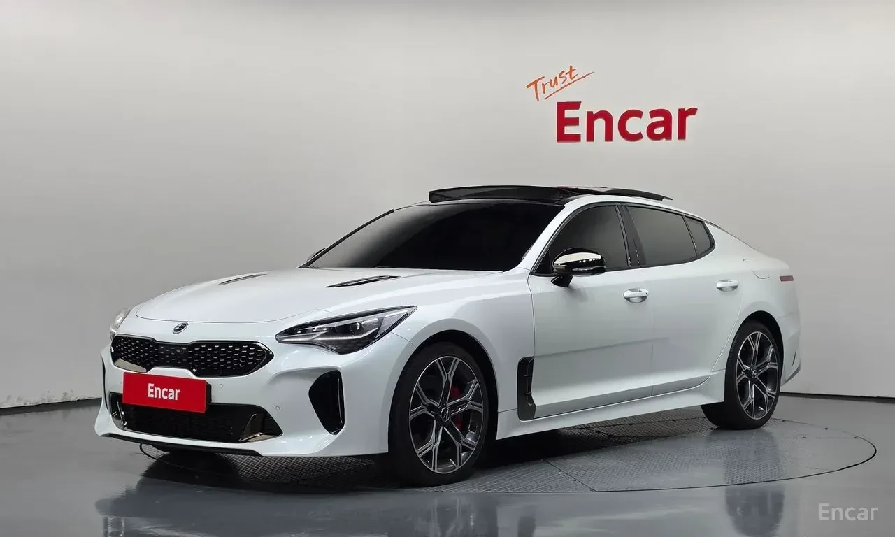 Kia Stinger 3.3* GT* ПОДГРЕВ* ОБДУХВАНЕ* ХЕДЪП* КАМЕРА* КЕЙЛЕС