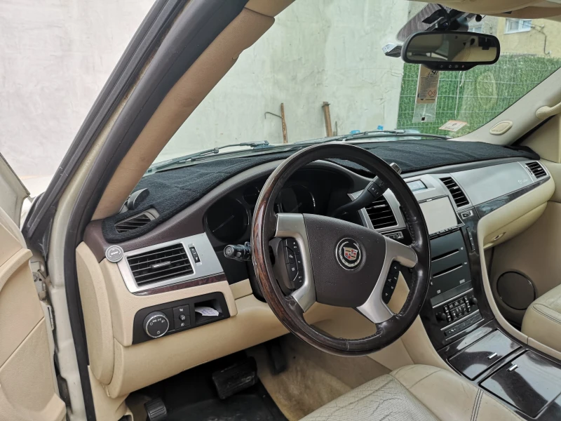 Cadillac Escalade Escalade ESV  Газ , снимка 14 - Автомобили и джипове - 52904987
