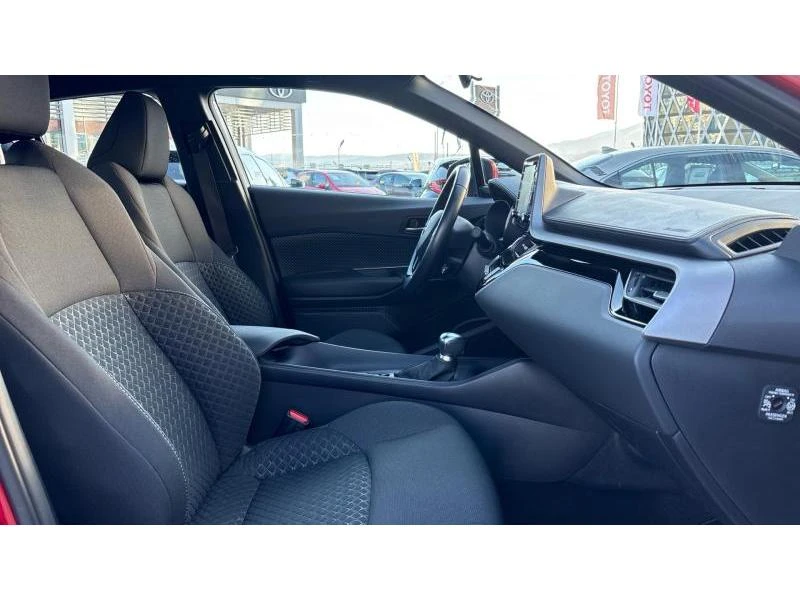 Toyota C-HR 1.8 HYB 4X2 CENTER, снимка 6 - Автомобили и джипове - 53119012