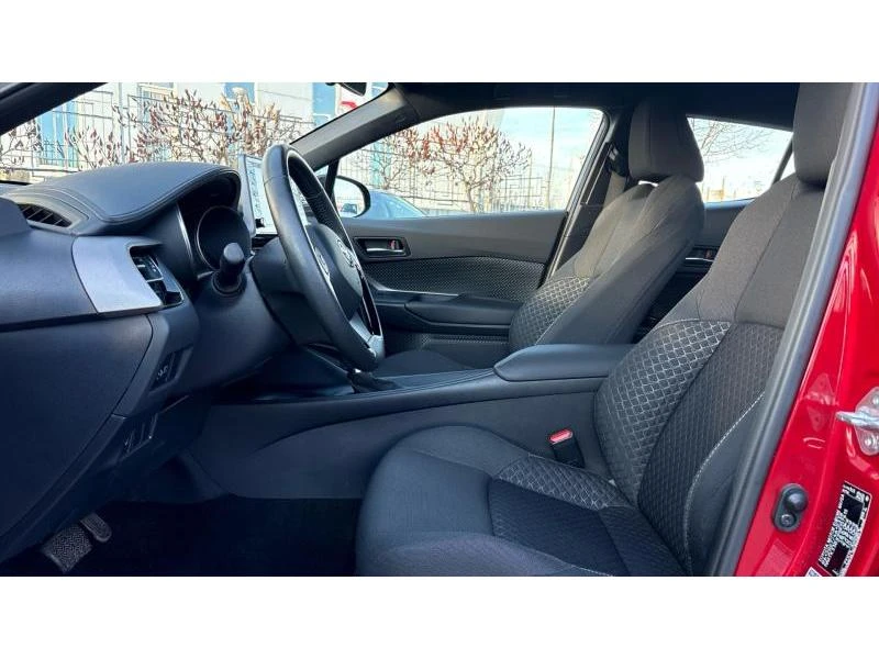 Toyota C-HR 1.8 HYB 4X2 CENTER, снимка 12 - Автомобили и джипове - 53119012