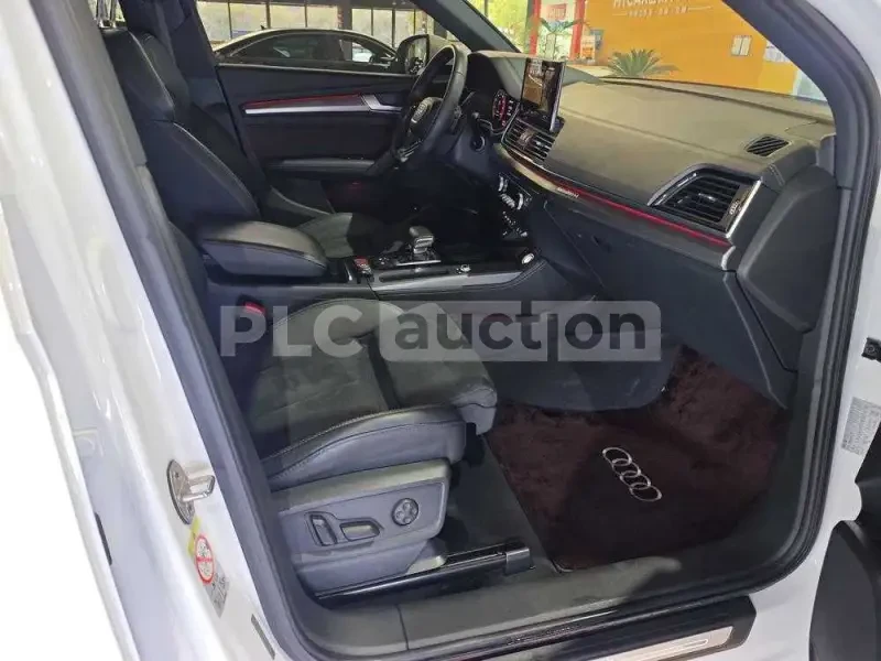 Audi Q5 L SPORTBACK| ALCANTARA| PANO| 360 KAMEРИ| , снимка 10 - Автомобили и джипове - 54269361