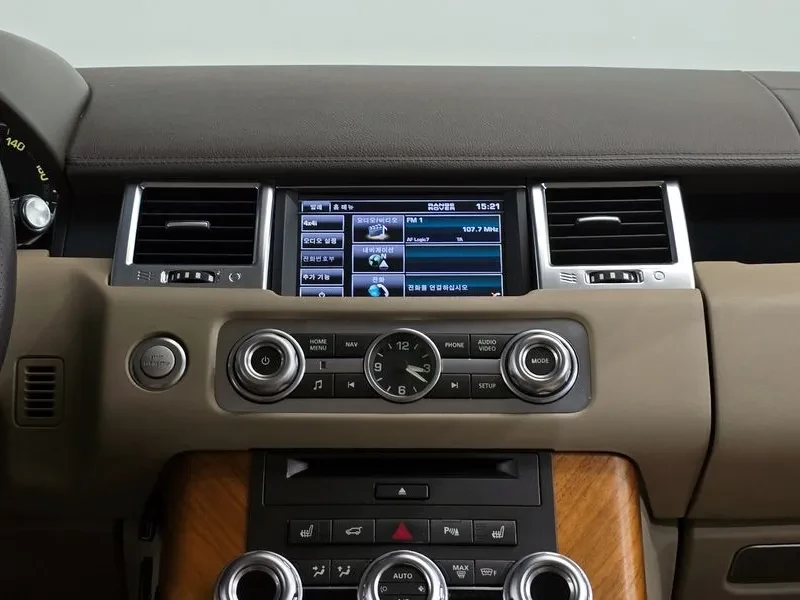Land Rover Range Rover Sport 3.0D, снимка 14 - Автомобили и джипове - 54500519