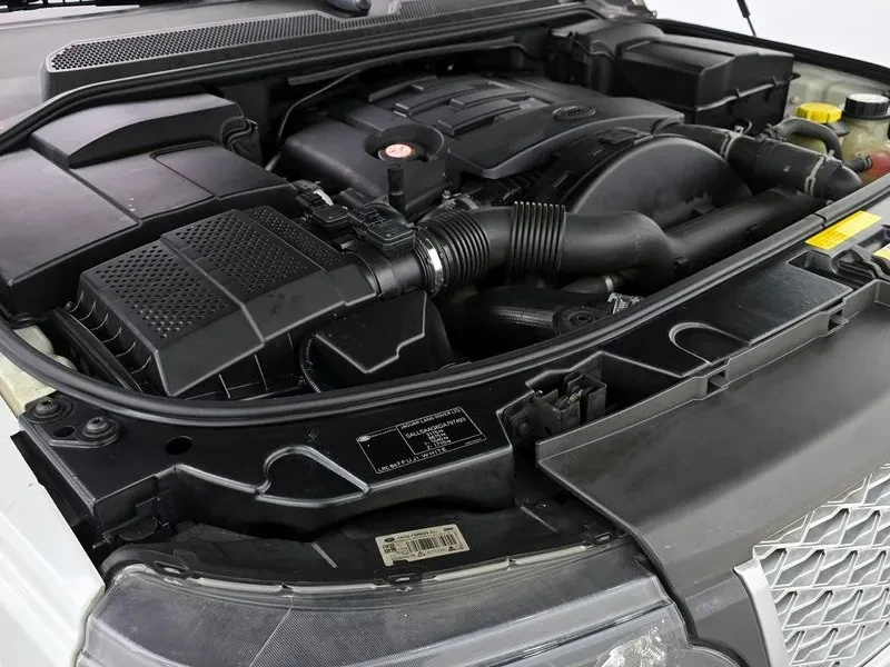 Land Rover Range Rover Sport 3.0D, снимка 6 - Автомобили и джипове - 54500519