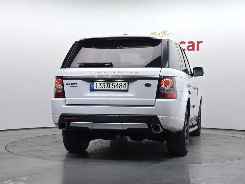 Land Rover Range Rover Sport 3.0D, снимка 4 - Автомобили и джипове - 54500519