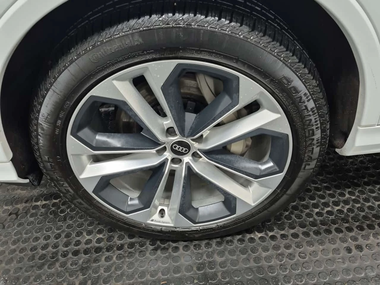 Audi Q7 PROGRESSIV* CARFAX* ДИСТРОНИК* ПАНОРАМА* ДВА КЛЮЧА - изображение 5